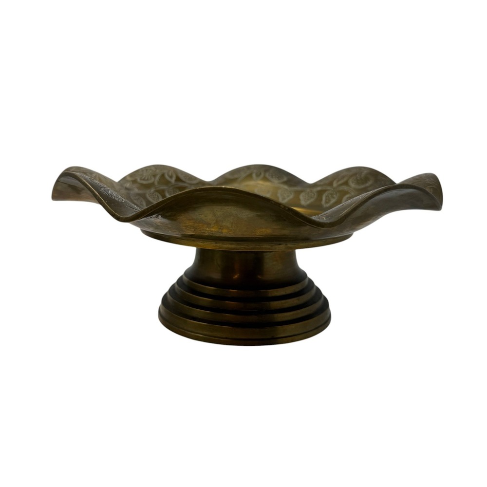 Vintage Brass Pedestal Bowl India Etched Scalloped‎ Strawberry Floral